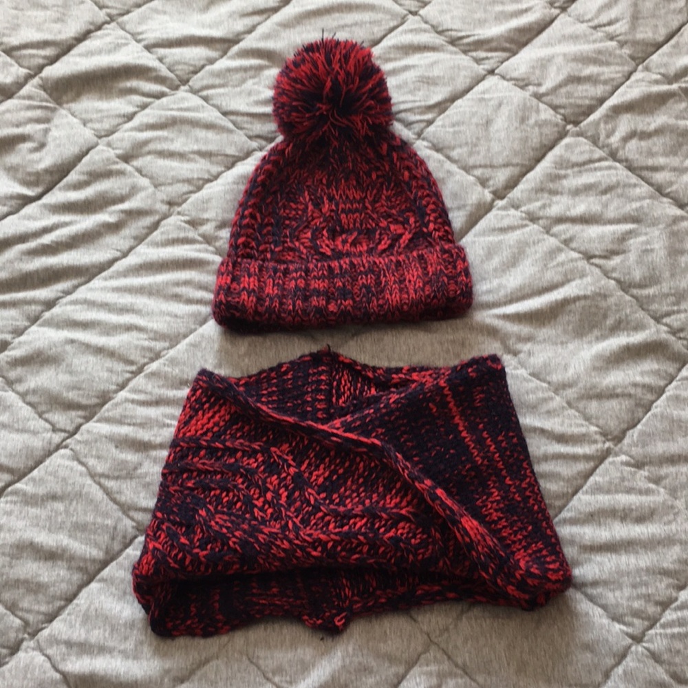 Zara Hat and Scarf Set